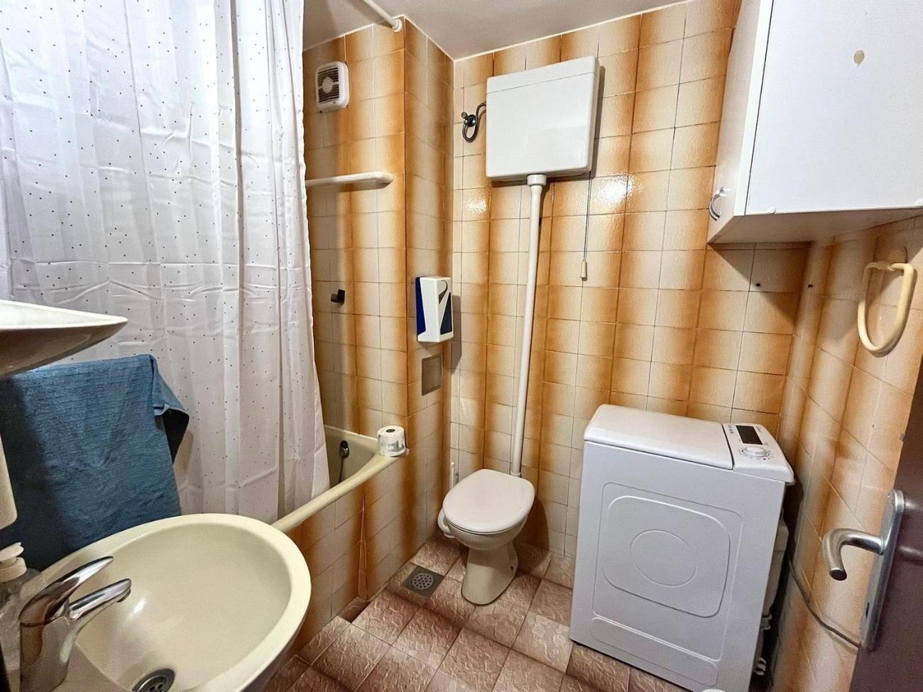 Apartments By The Sea Maslinica, Solta - 774 Grohote 외부 사진